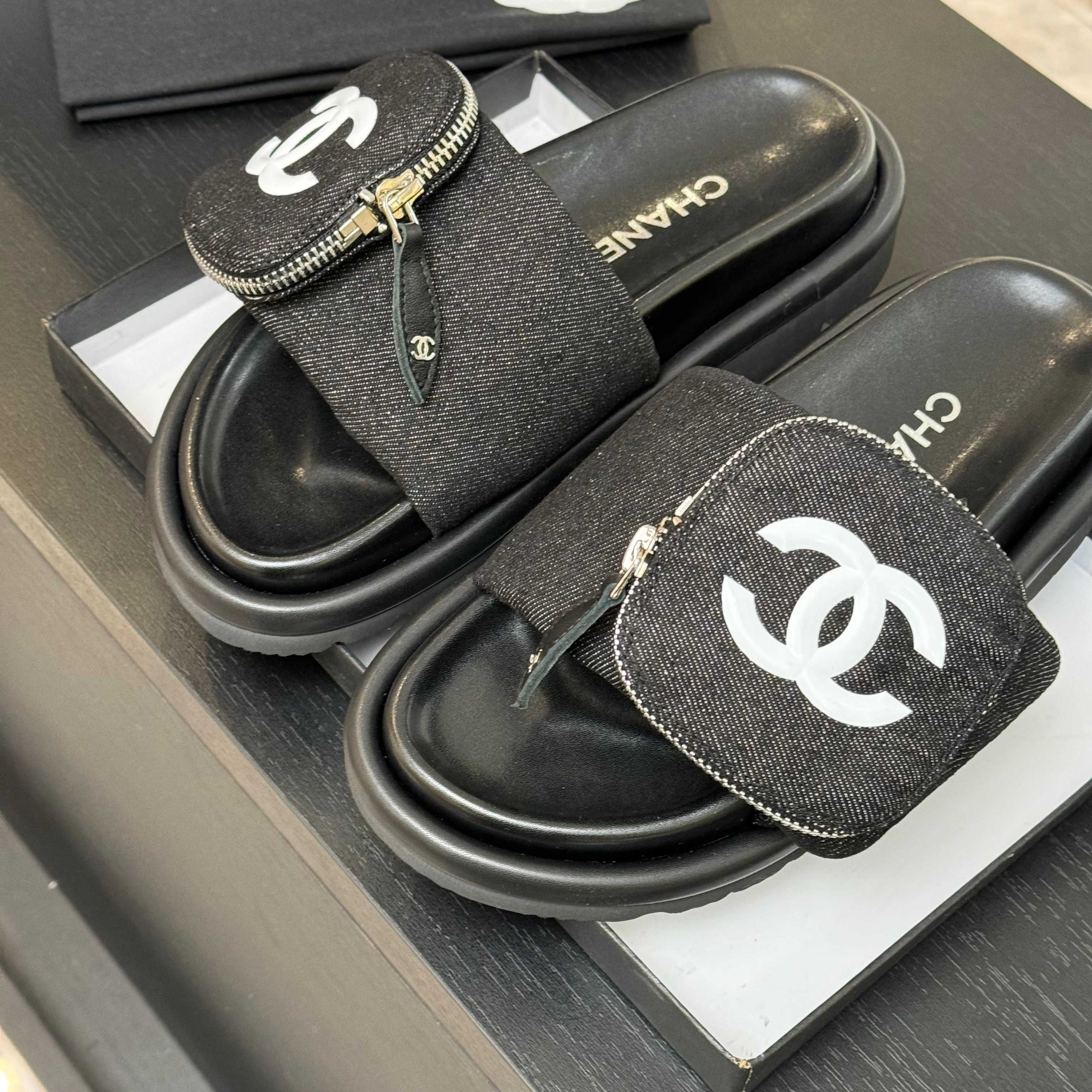 CHANEL SLIDE IN BLACK DENIM FABRIC 45 MM