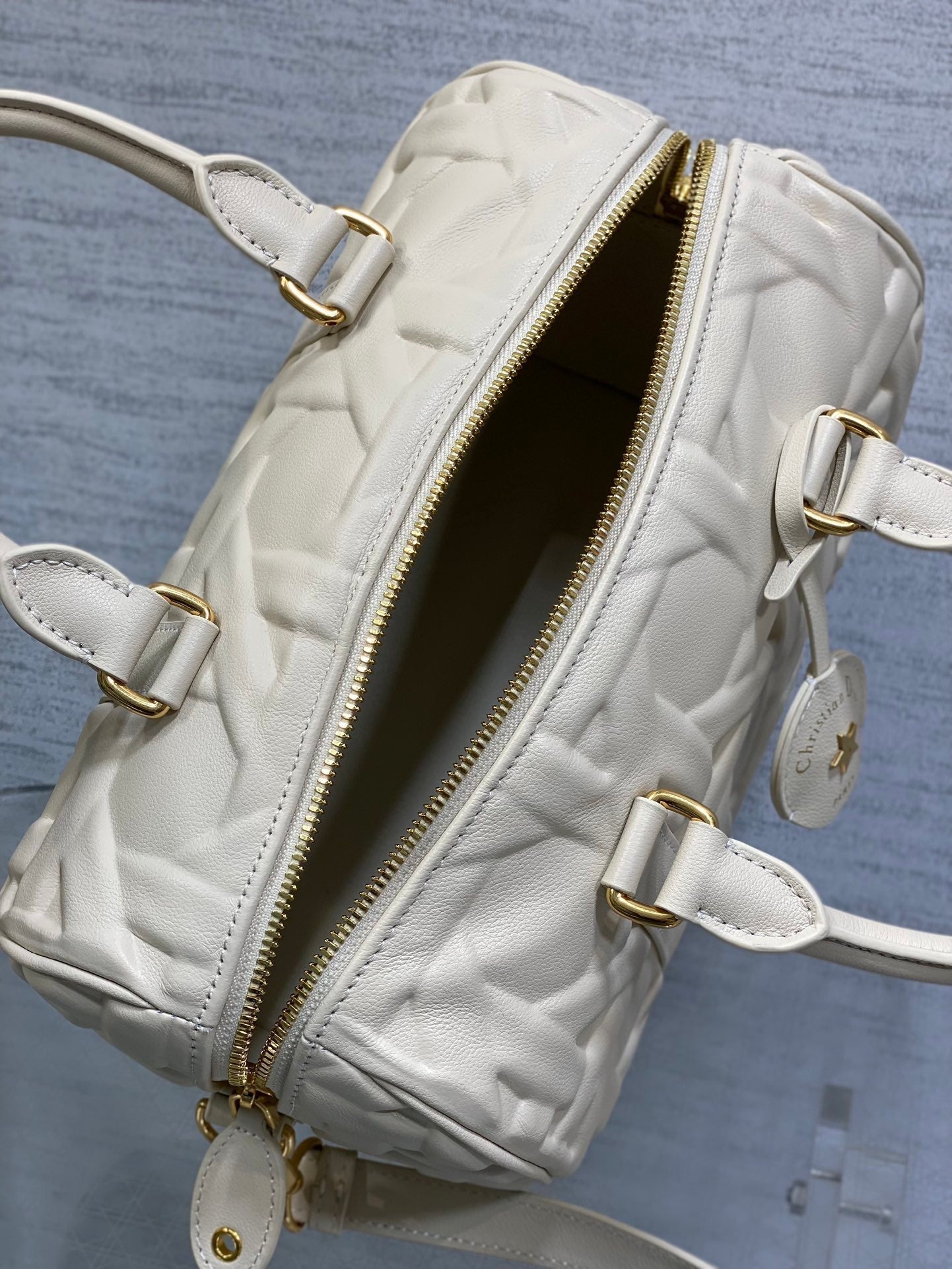 DIOR GROOVE 25 BAG IN WHITE CREAM MACROCANNAGE CALFSKIN WITH GOLD HARDWARE