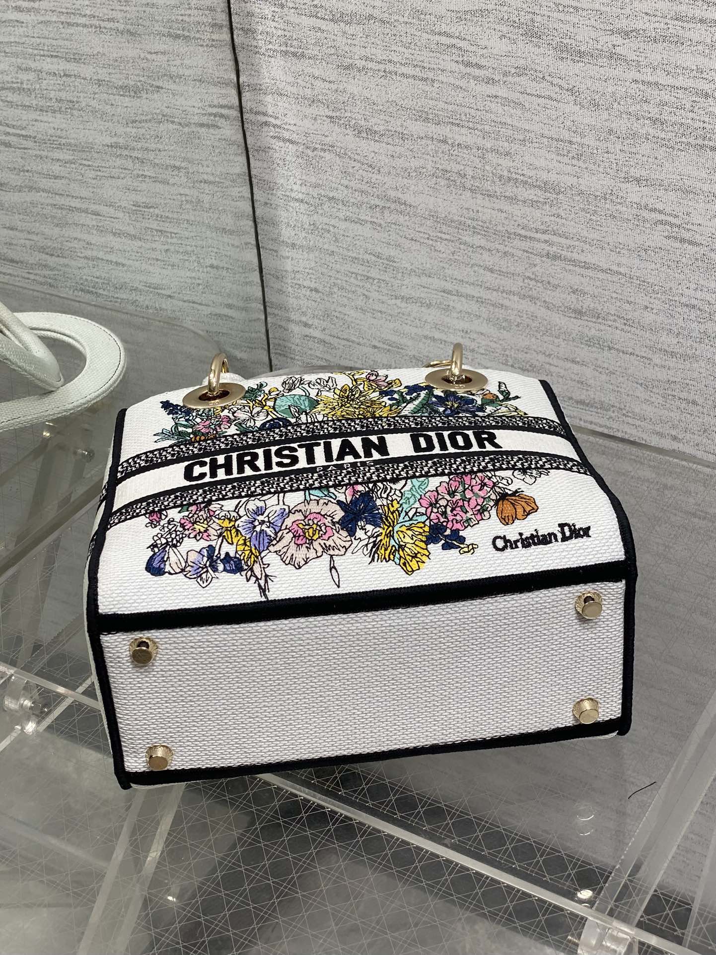 DIOR 25S SMALL LADY D-LITE BAG 24 IN WHITE  FLOWERS CALENDAR ALLOVER EMBROIDERY