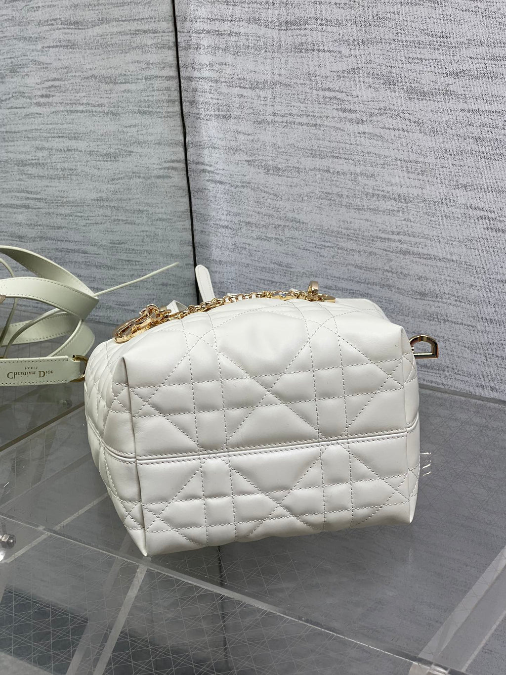 DIOR 25S TOUJOURS VERTICAL TOTE BAG 18 IN IVORY CALFSKIN WITH CHARM BRACELET STRAP