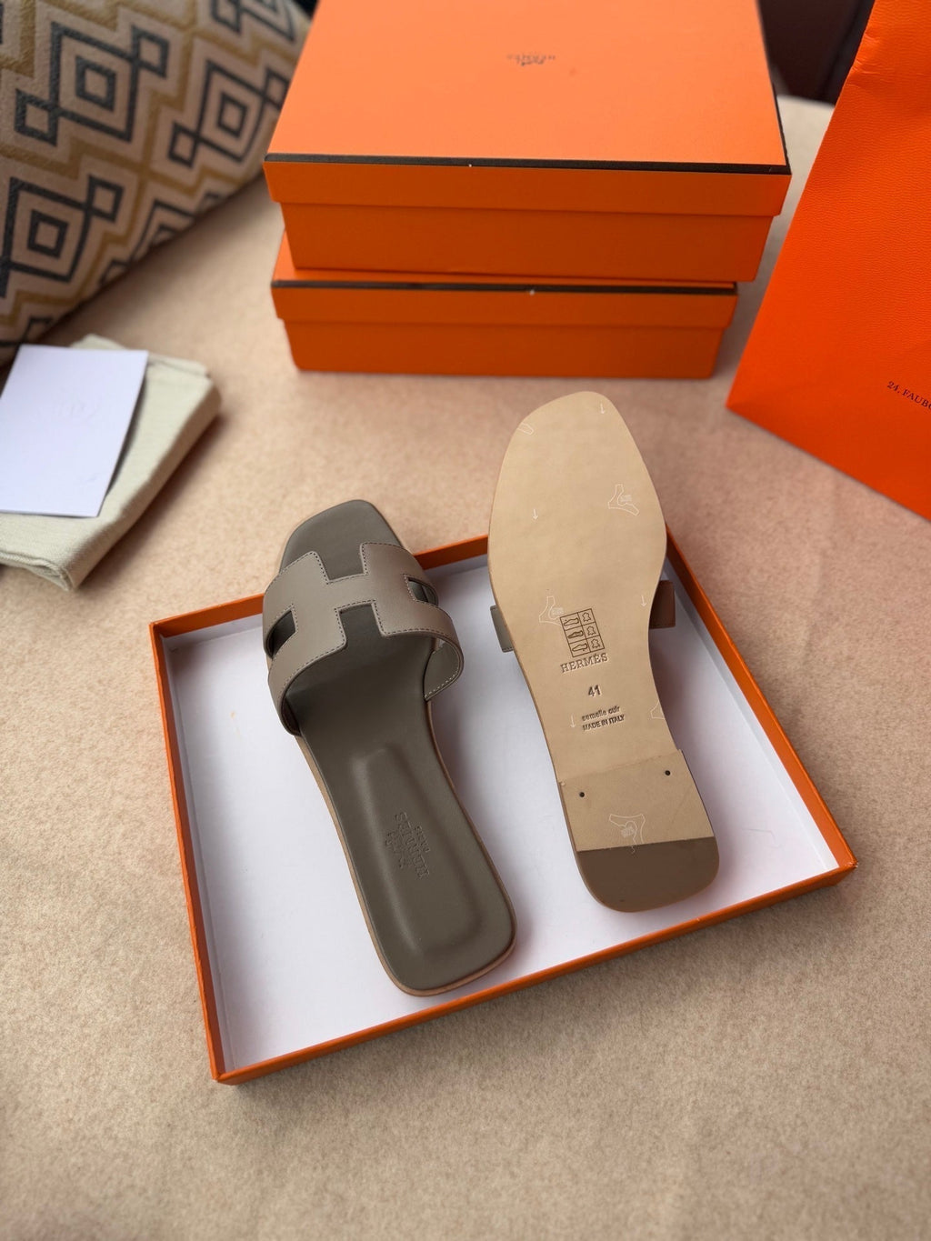 HERMES 0RAN SANDALS IN CEDAR BROWN CALFSKIN