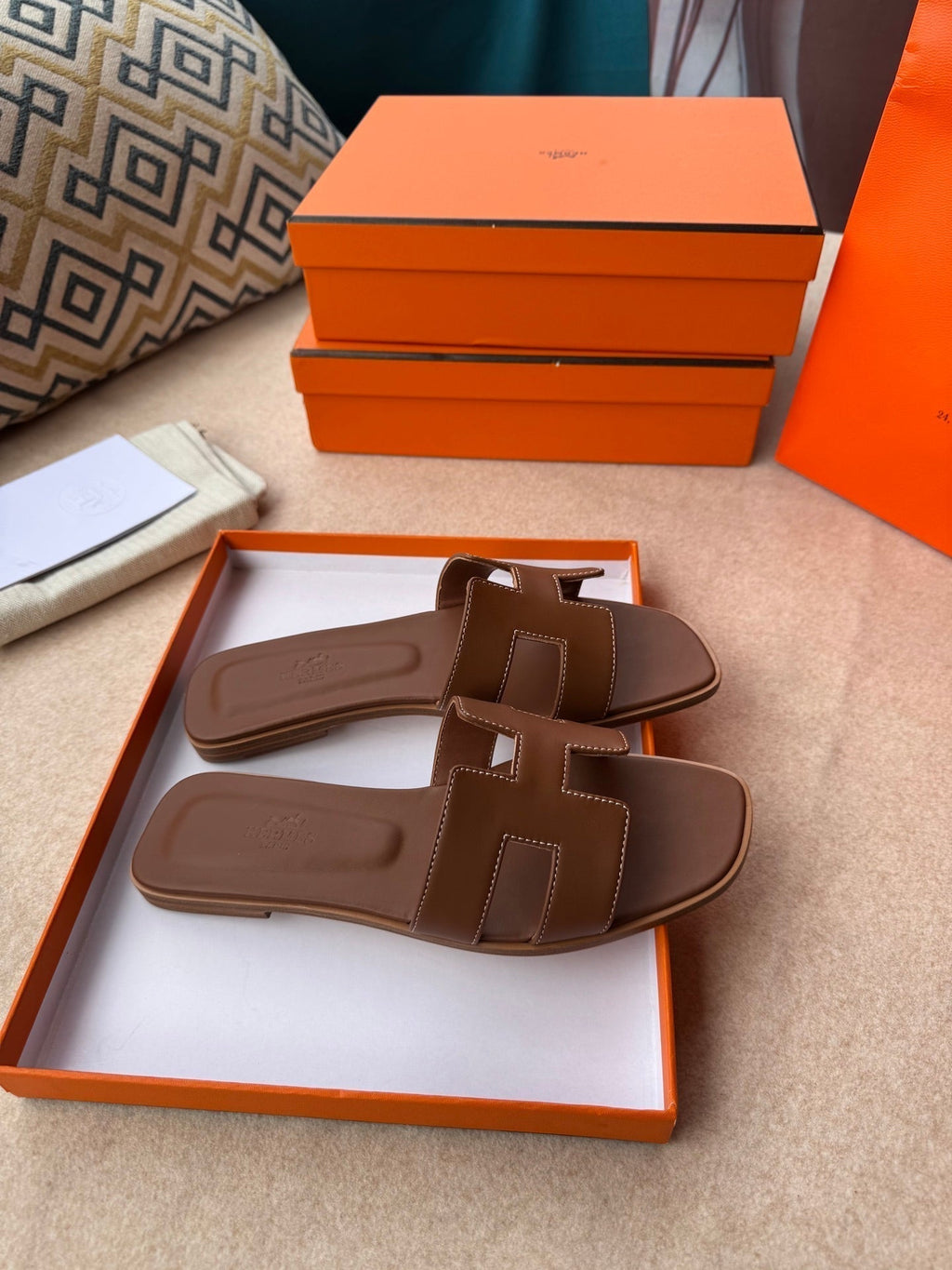 HERMES 0RAN SANDALS IN PECAN BROWN CALFSKIN