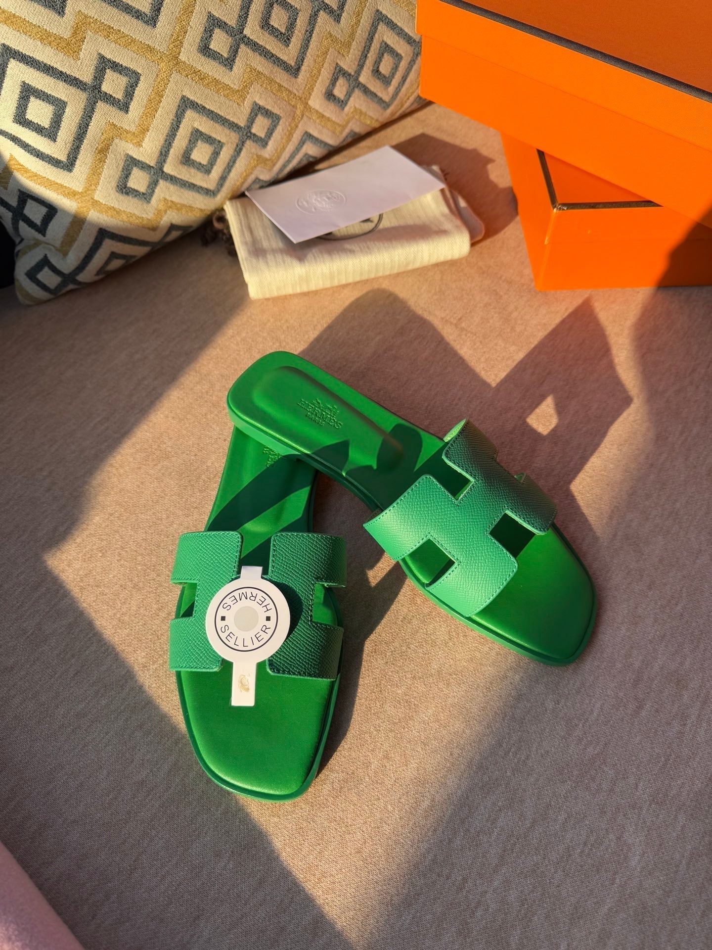 HERMES 0RAN SANDALS IN SHAMROCK GREEN CALFSKIN