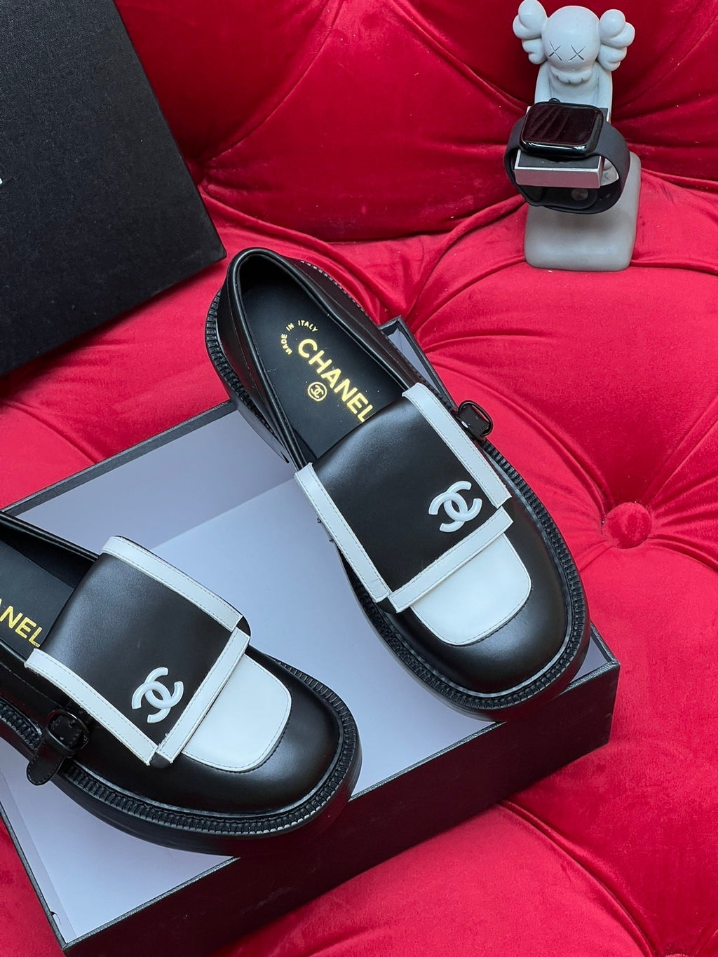 CHANEL MOASIN LOAFER IN BLACK MIX WHITE LAMBSKIN