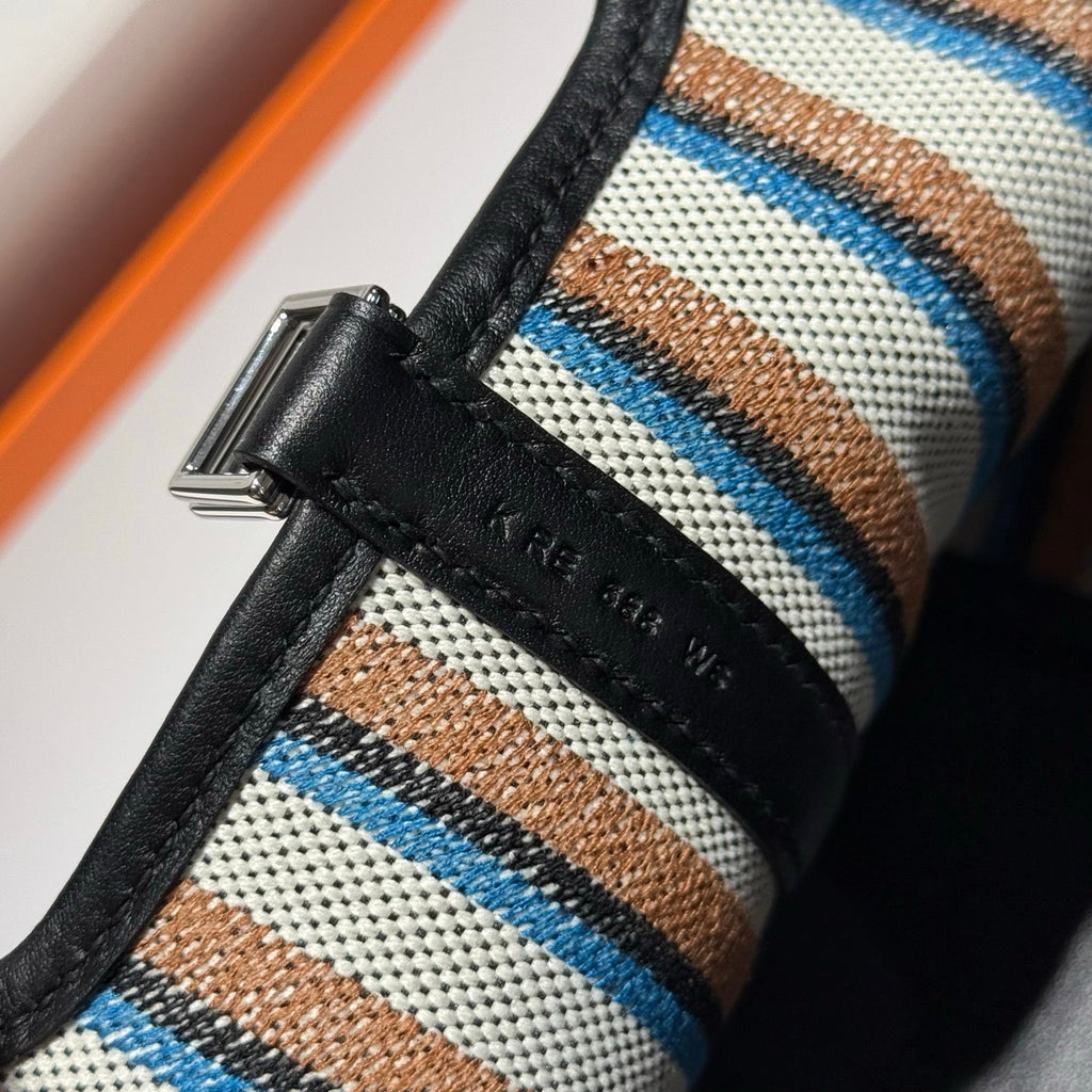 HERMES PICOTIN LOCK 18 BAG IN BLACK CALFSKIN ÉCRU/NOIR/FAUVE/NOIR/BLEU ZANZIBAR EMBROIDERY CANVAS