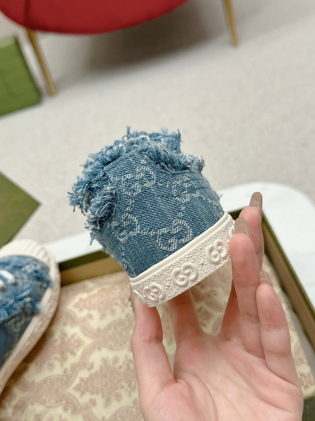 GUCCI TRAINER SCALLOPED TOE BLUE DENIM