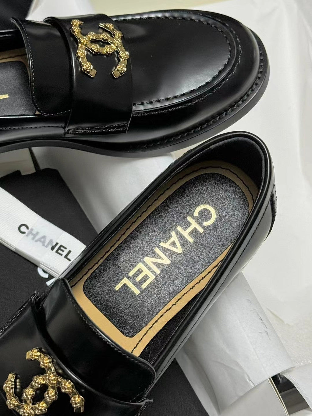 CHANEL LOAFER BLACK CALFSKIN WITH META LOGO