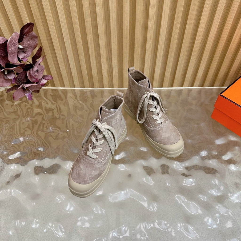 HERMES 25S KOOLER ANKLE BOOTS IN DUSTY BEIGE SUEDE