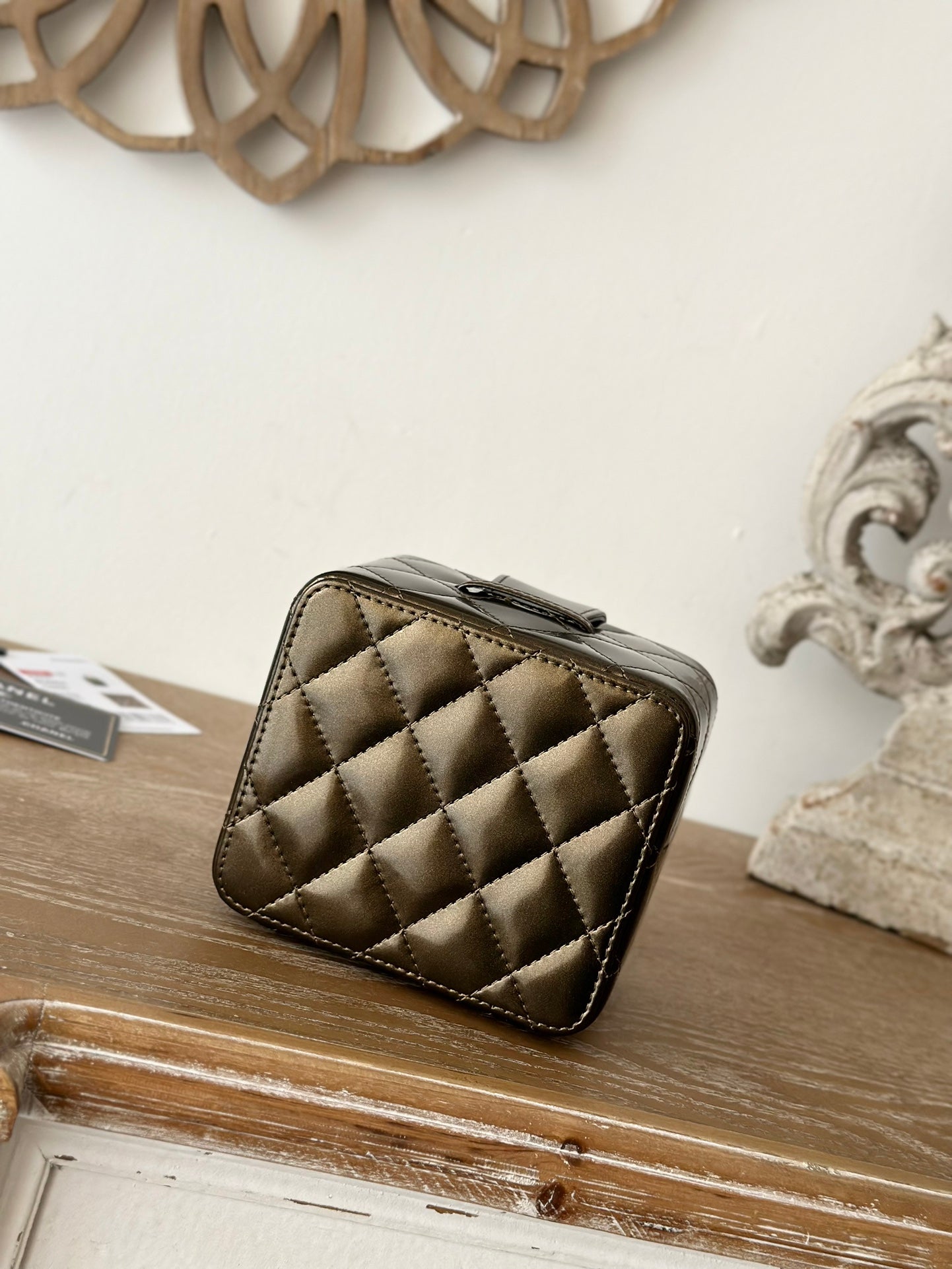 CHANEL MINI VINTAGE COSMETIC BAG 11 IN MIKADO SHINY CALFSKIN GOLD HARDWARE