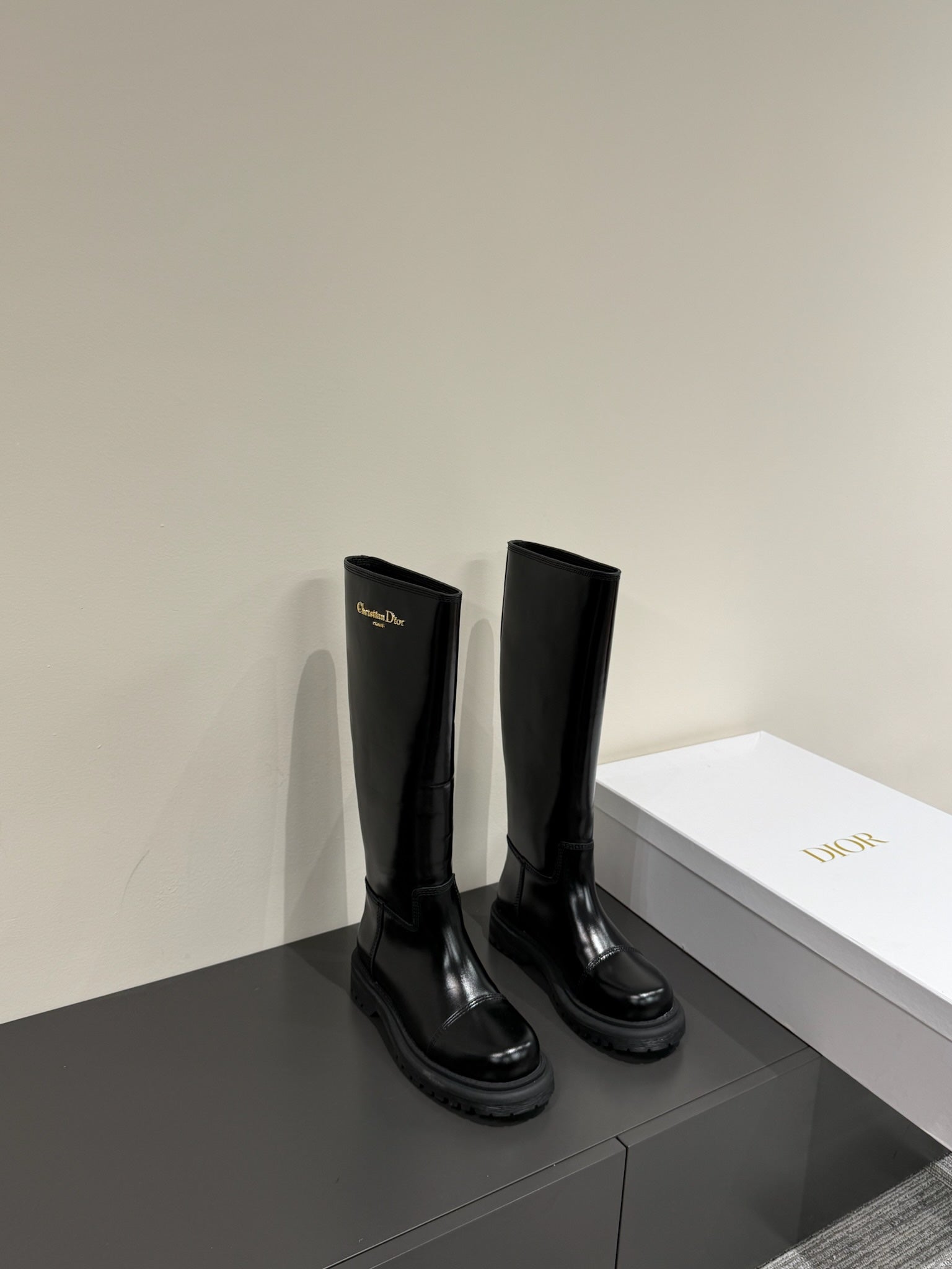 DIOR D-TOWN BOOTS IN BLACK PATENT CALFSKIN