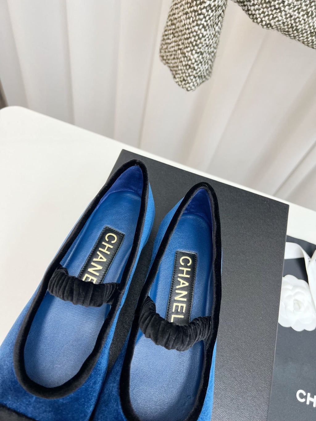 CHANEL MARY JANE FLAT IN COBALT BLUE AND BLACK VELVET