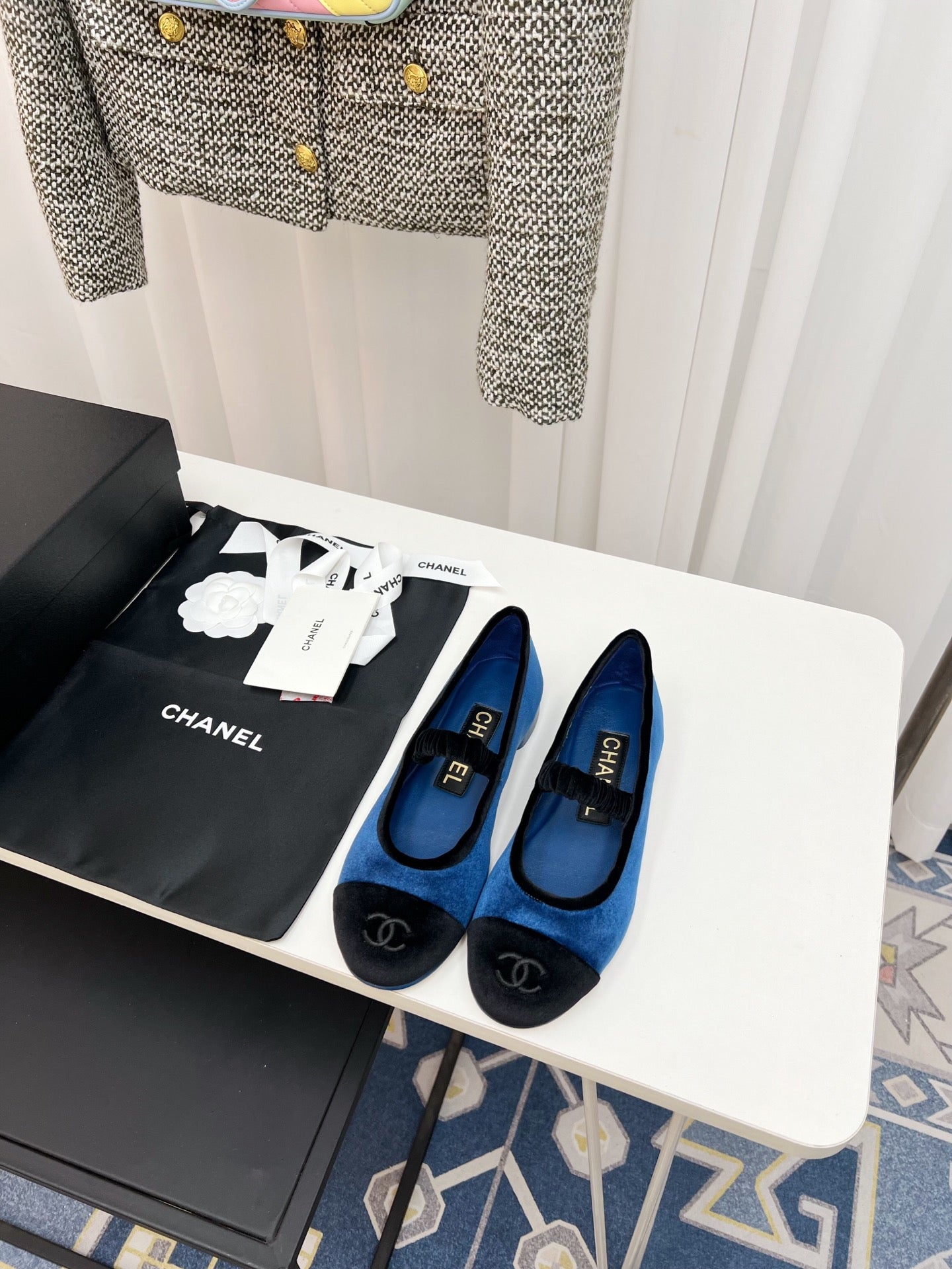 CHANEL MARY JANE FLAT IN COBALT BLUE AND BLACK VELVET