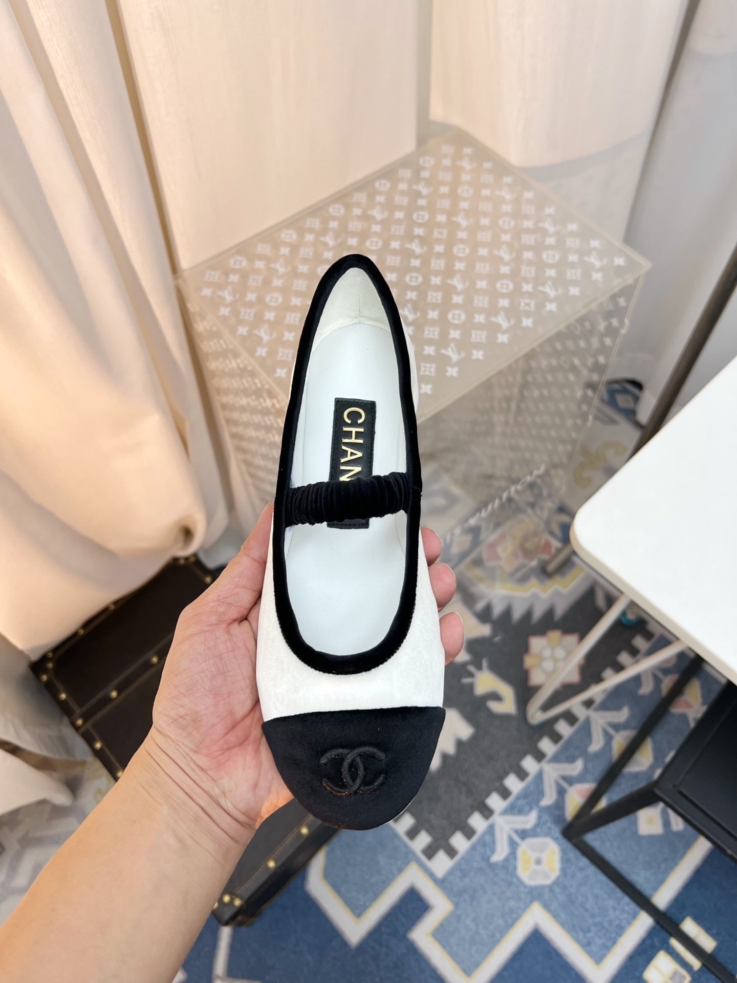 CHANEL MARY JANE FLAT IN WHITE AND BLACK VELVET