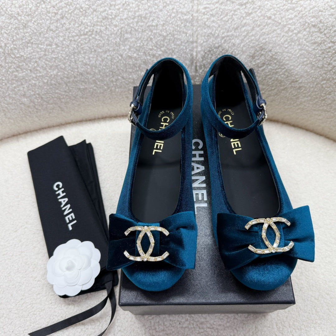 CHANEL MARY JANE SHOES IN CLASSIC BLUE VELVET