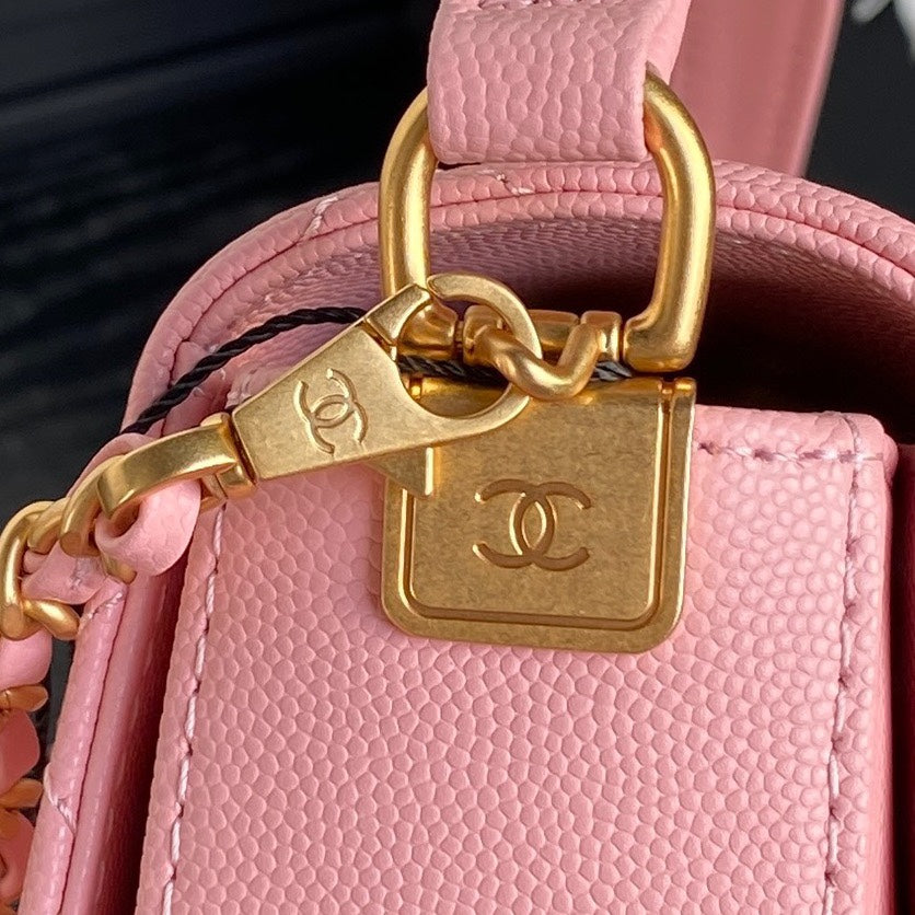 CHANEL RETRO STYLE FLAP BAG 22 IN LIGHT PINK GRAINED CALFSKIN GOLD HARDWARE