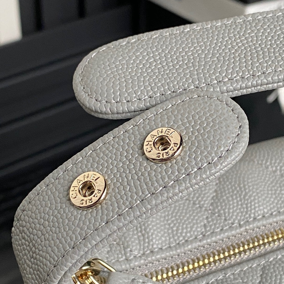 CHANEL HOBO BAG 21 IN RHINO GRAY GRAINED CALFSKIN GOLD HARDWARE