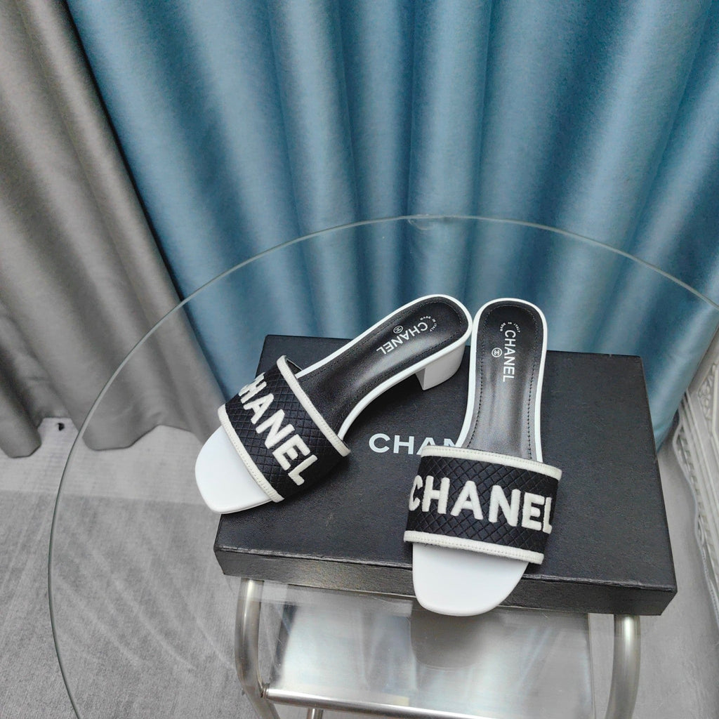 CHANEL MULE SANDAL 45 WHITE BLACK FABRIC EMBROIDERY