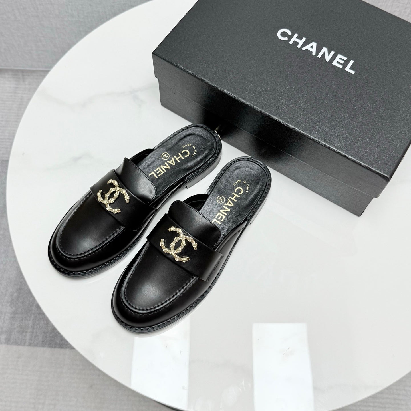 CHANEL FLAT MULE 25S IN BLACK CALFSKIN STYLE 7