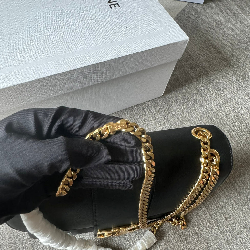 CELINE MEDIUM  VICTOIRE BAG 25 IN BLACK CALFSKIN GOLDEN HARDWARE