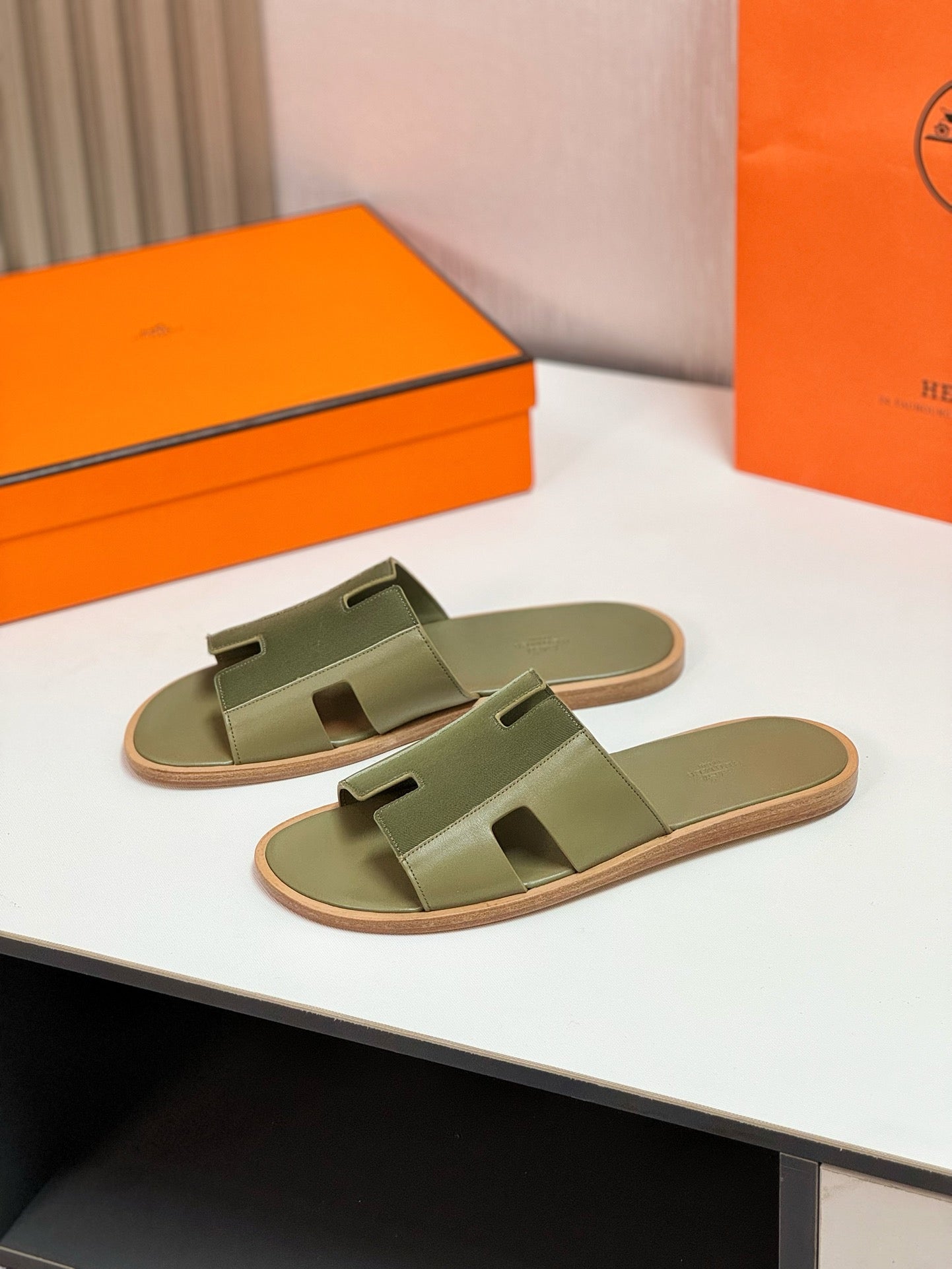 HERMES IZMIR SANDAL OLIVE MIX MOSS LAMBSKIN