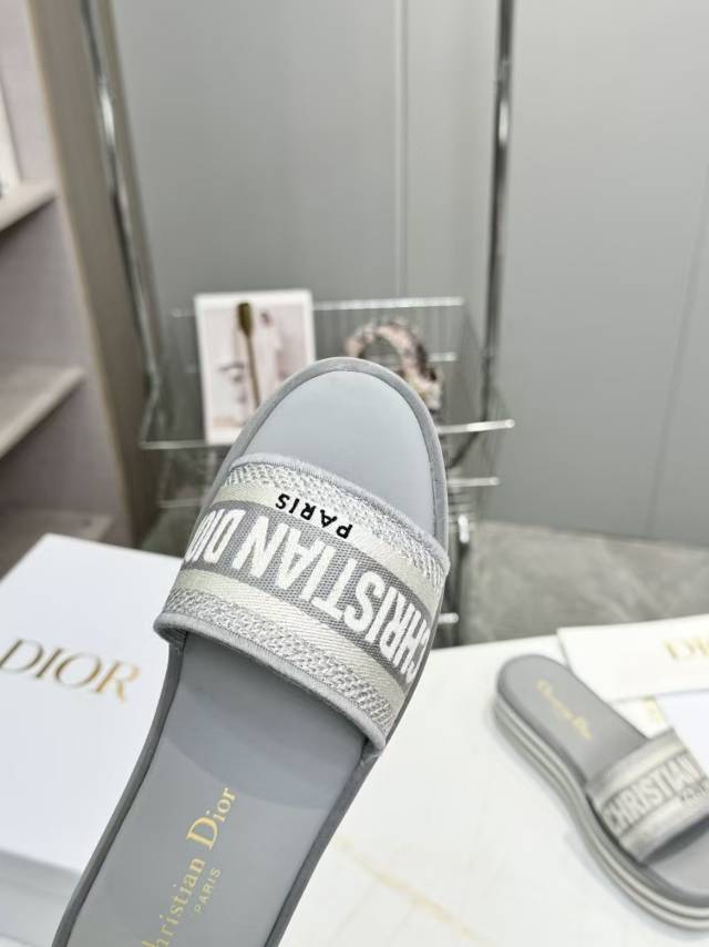 DIOR CD DWAY PLATFORM SLIDE IN GRAY AND WHITE COTTON STRIPED SOLE