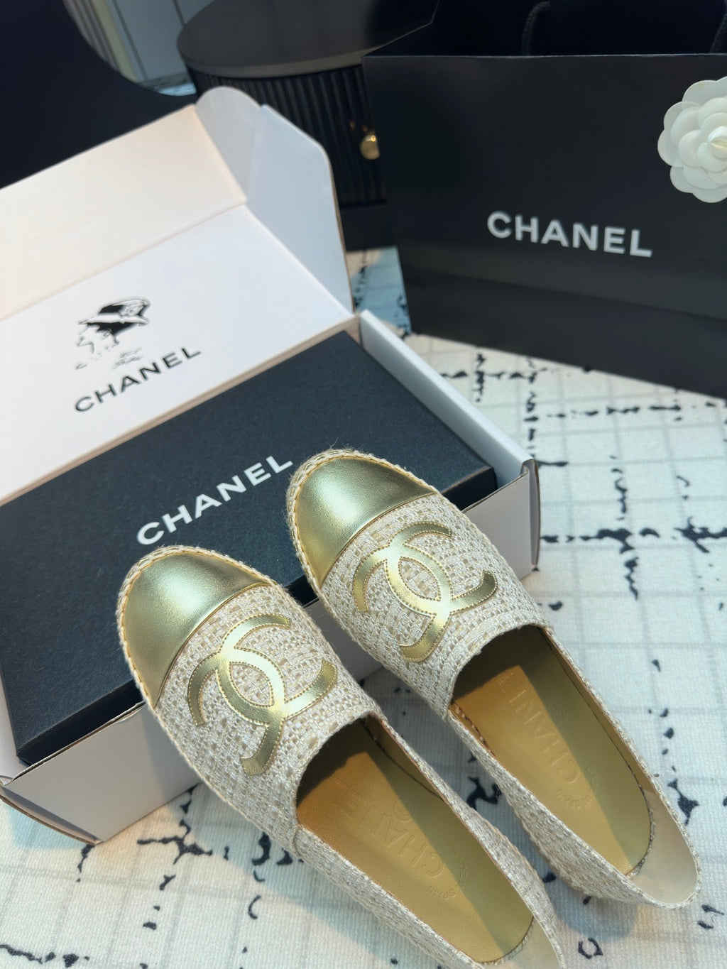 CHANEL ESPADRILLES LOAFERS IN BEIGE TWEED AND GOLDEN LAMBSKIN