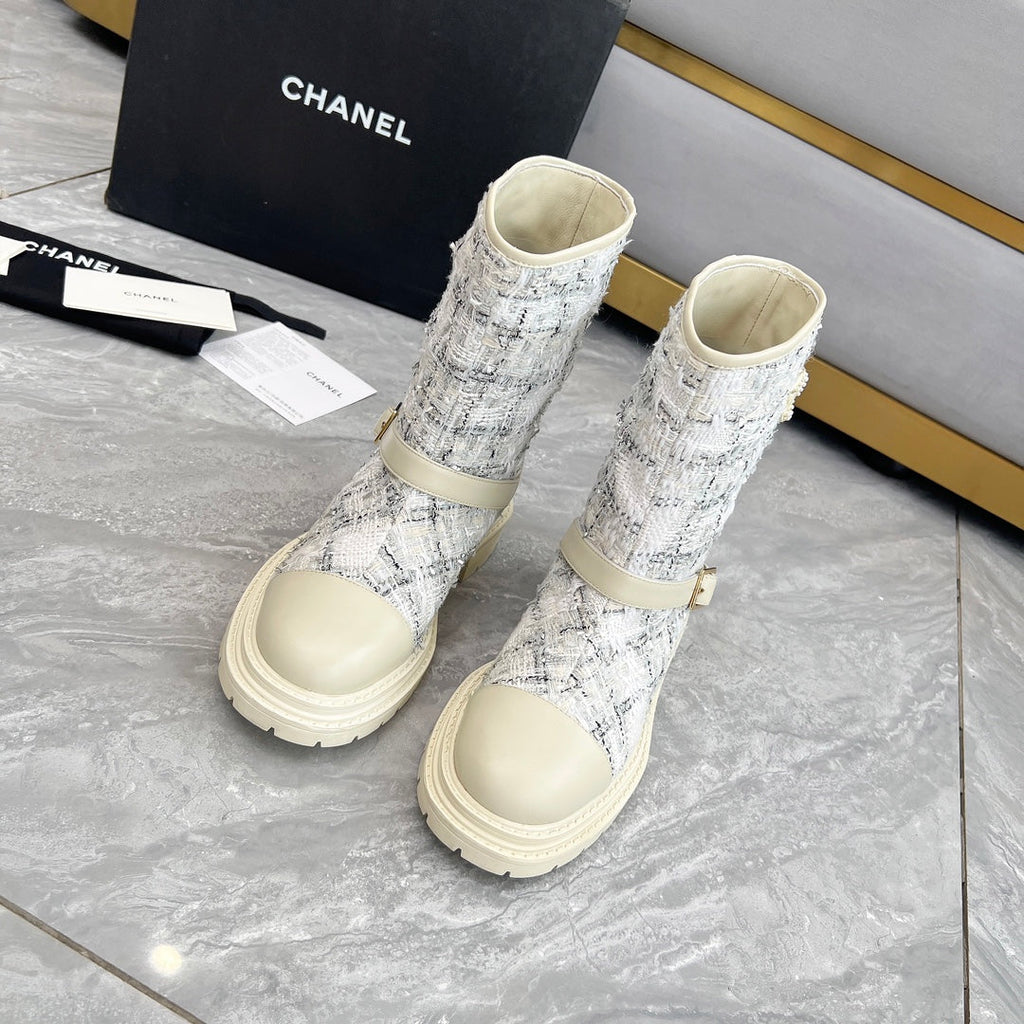CHANEL 25S MID-CALF BOOTS 45MM IN BEIGE CALFSKIN AND WHITE TWEED GOLD HARDWARE