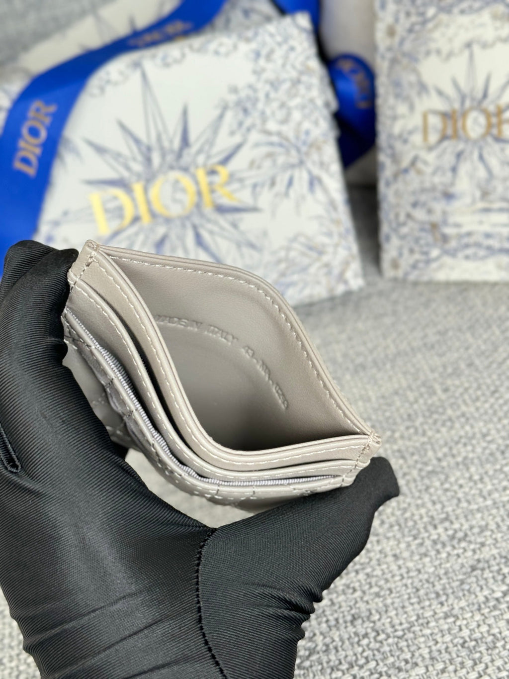 DIOR CARO FREESIA CARD HOLDER 10 IN LIGHT GREY CANNAGE CALFSKIN