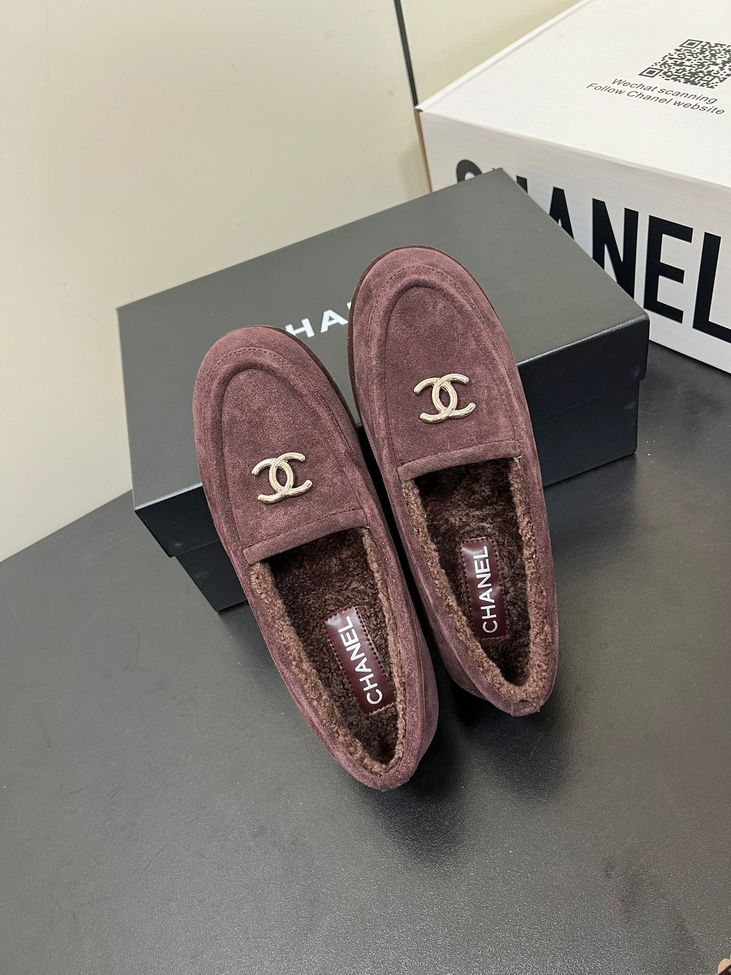 CHANEL LOAFER IN CHESTNUT BROWN SUEDE AND SOLF FLEECE LINING