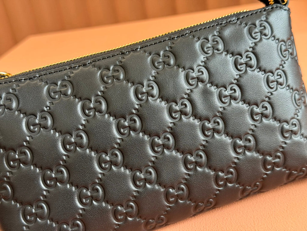 GUCCI RUBBER EFFECT SMALL WALLET ON CHAIN 22.5 IN BLACK CALFSKIN