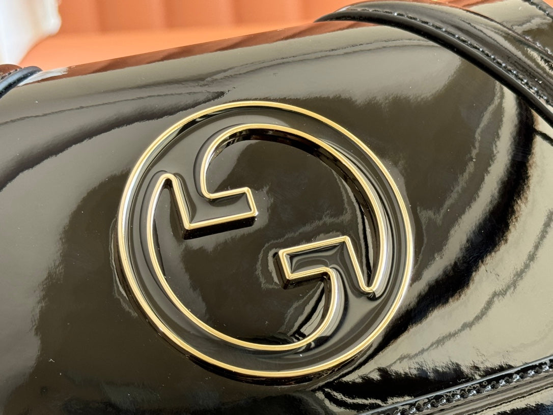 GUCCI SMALL BLONDIE SHOULDER BAG 21.5 IN BLACK PATENT CALFSKIN