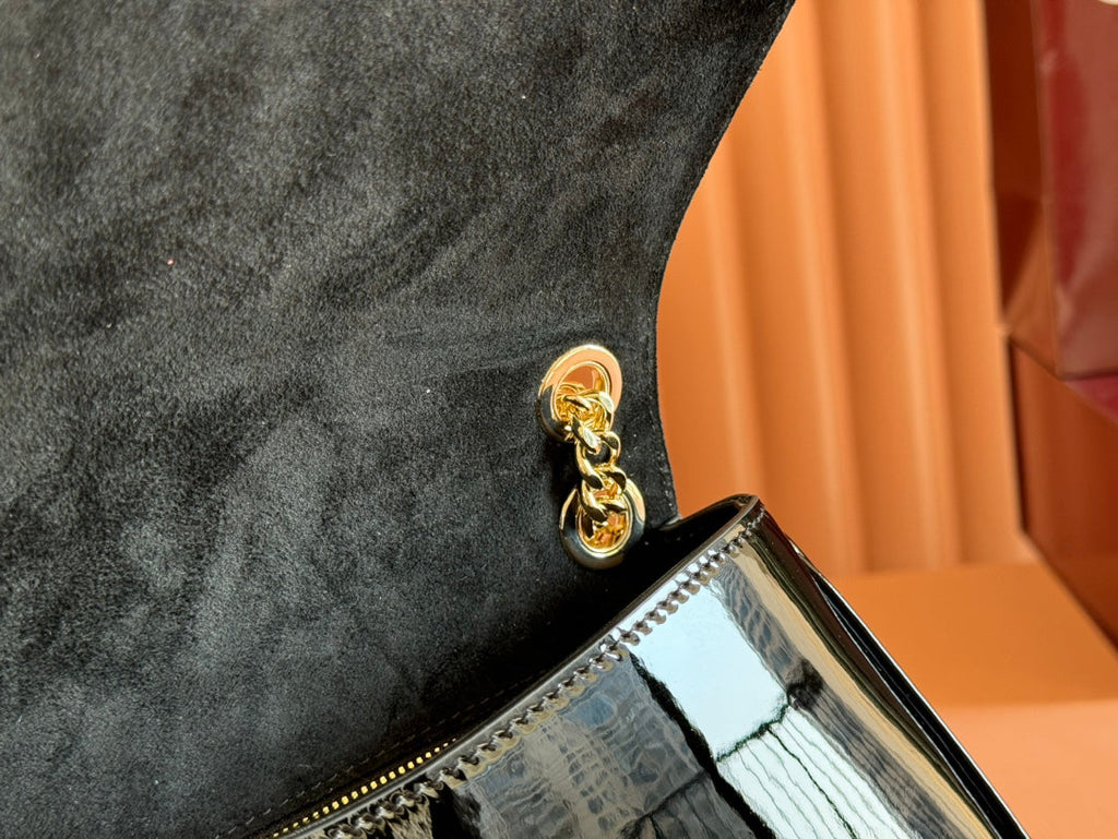 GUCCI MEDIUM BLONDIE SHOULDER BAG 26.5 IN BLACK PATENT CALFSKIN
