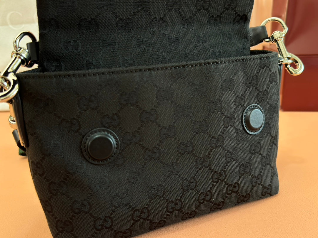 GUCCI SMALL CROSSBODY BAG 19 IN BLACK CANVAS MONOGRAM LOGO