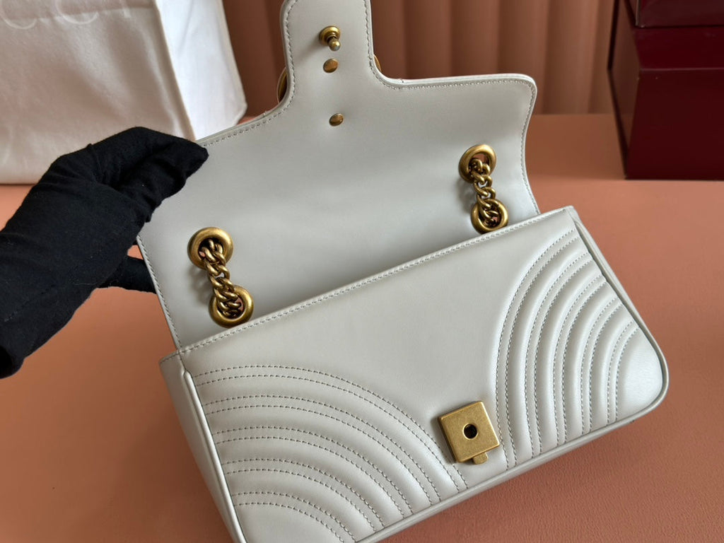 GUCCI MARMONT MATELASSÉ LARGE 26 BAG WHITE CALFSKIN