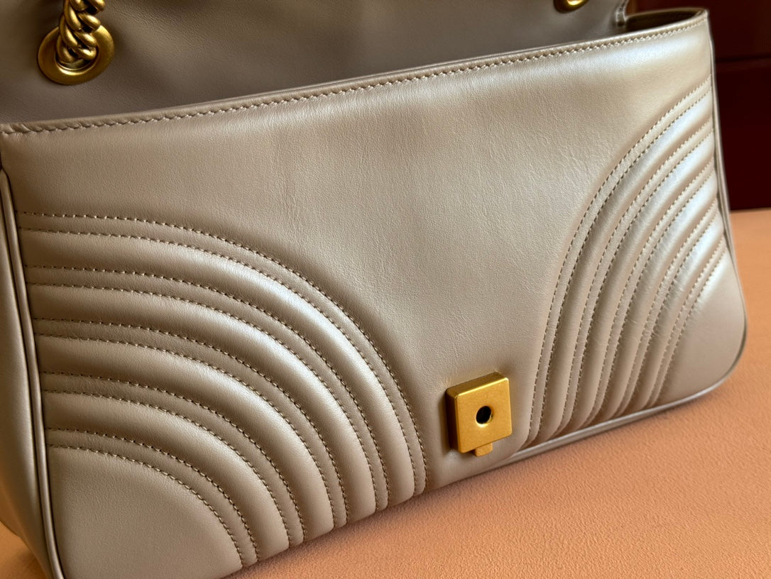 GUCCI MARMONT SHOULDER BAG 31 IN BEIGE CALFSKIN GOLD CHAIN