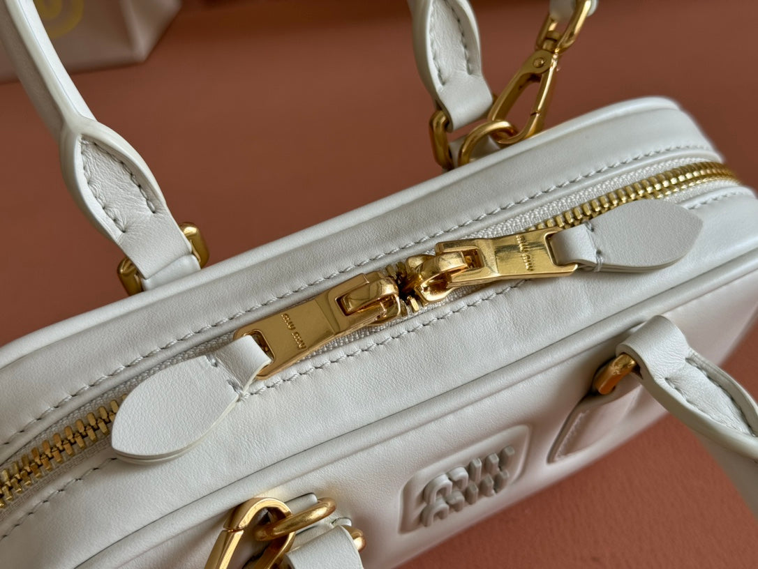 ARCADIE BAG 19 WHITE IN CALFSKIN GOLD HARDWARE