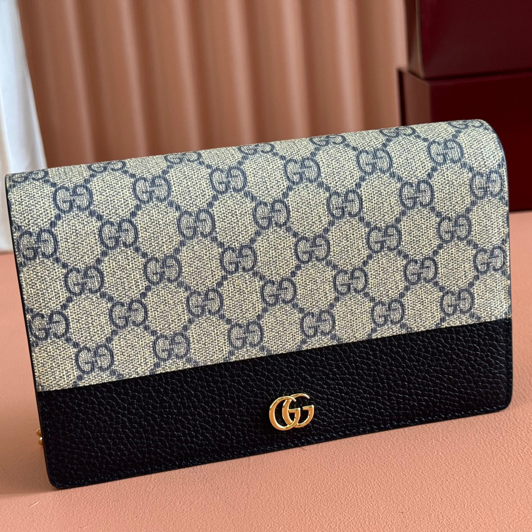 GUCCI MARMONT WALLET ON CHAIN 20 BLUE PVC AND BEIGE IN CALFSKIN