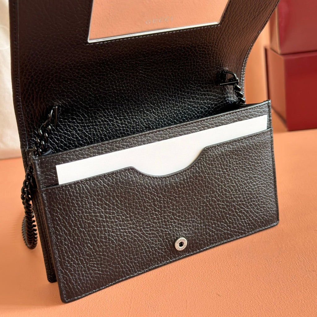 GUCCI MARMONT 20 MINI CHAIN BAG IN BLACK CALFSKIN