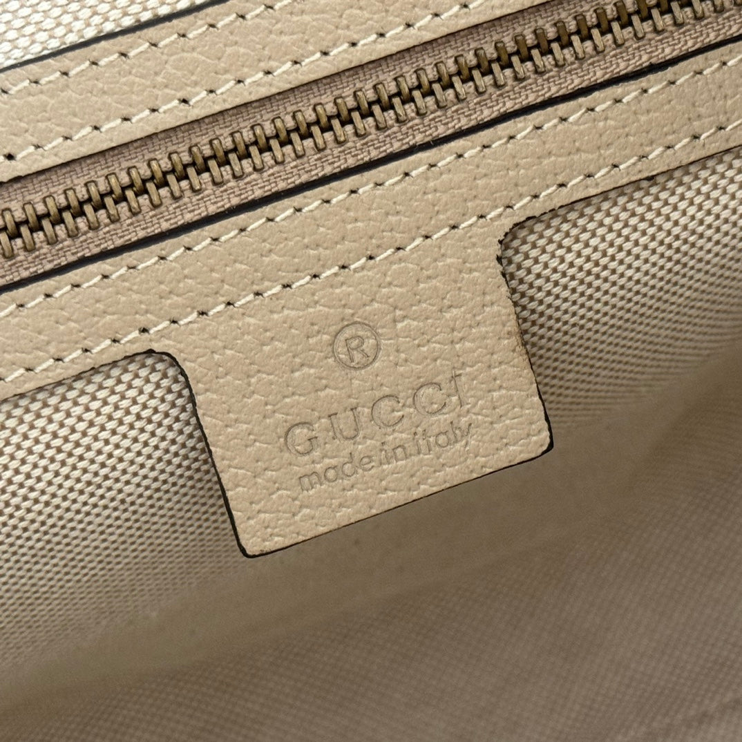 GUCCI 25S EPILOGUE BAG 30 IN BEIGE AND WHITE CALFSKIN