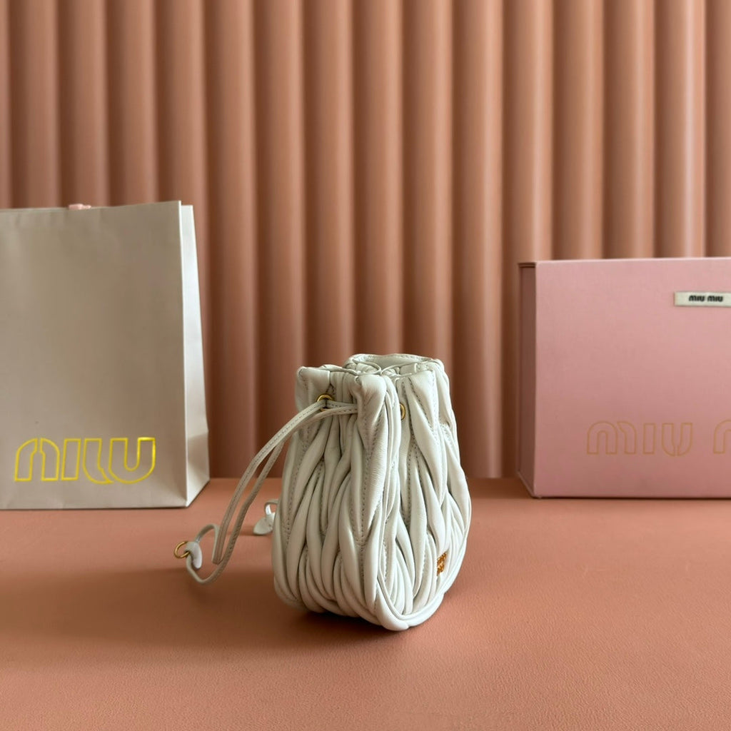 MIUMIU 26S MATELASSE POUCH BAG 16 IN WHITE CALFSKIN GOLD HARDWARE