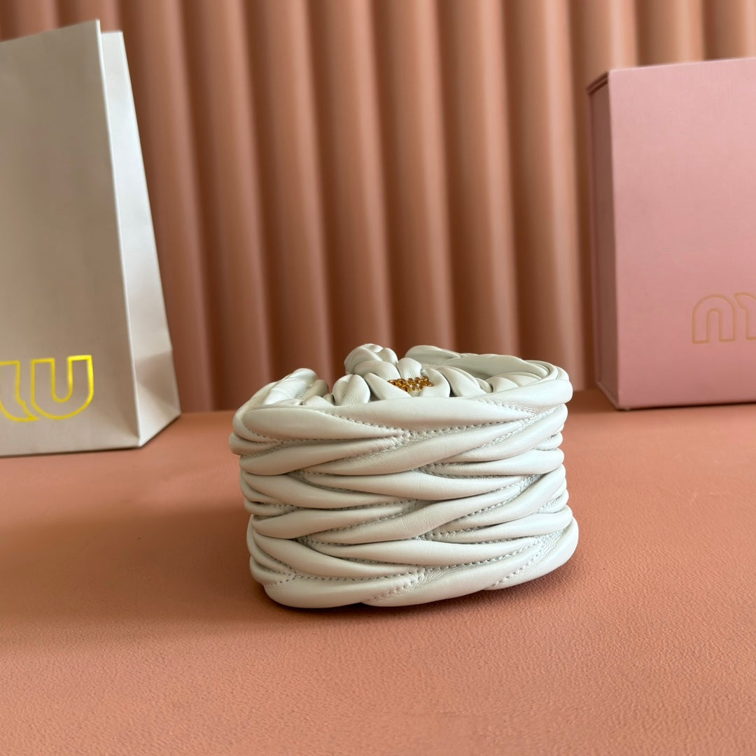 MIUMIU 26S MATELASSE POUCH BAG 16 IN WHITE CALFSKIN GOLD HARDWARE