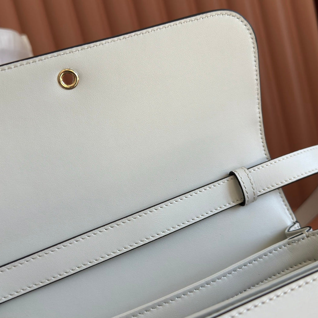 GUCCI 26S SIENA TOP HANDLE BAG 25 IN WHITE CALFSKIN