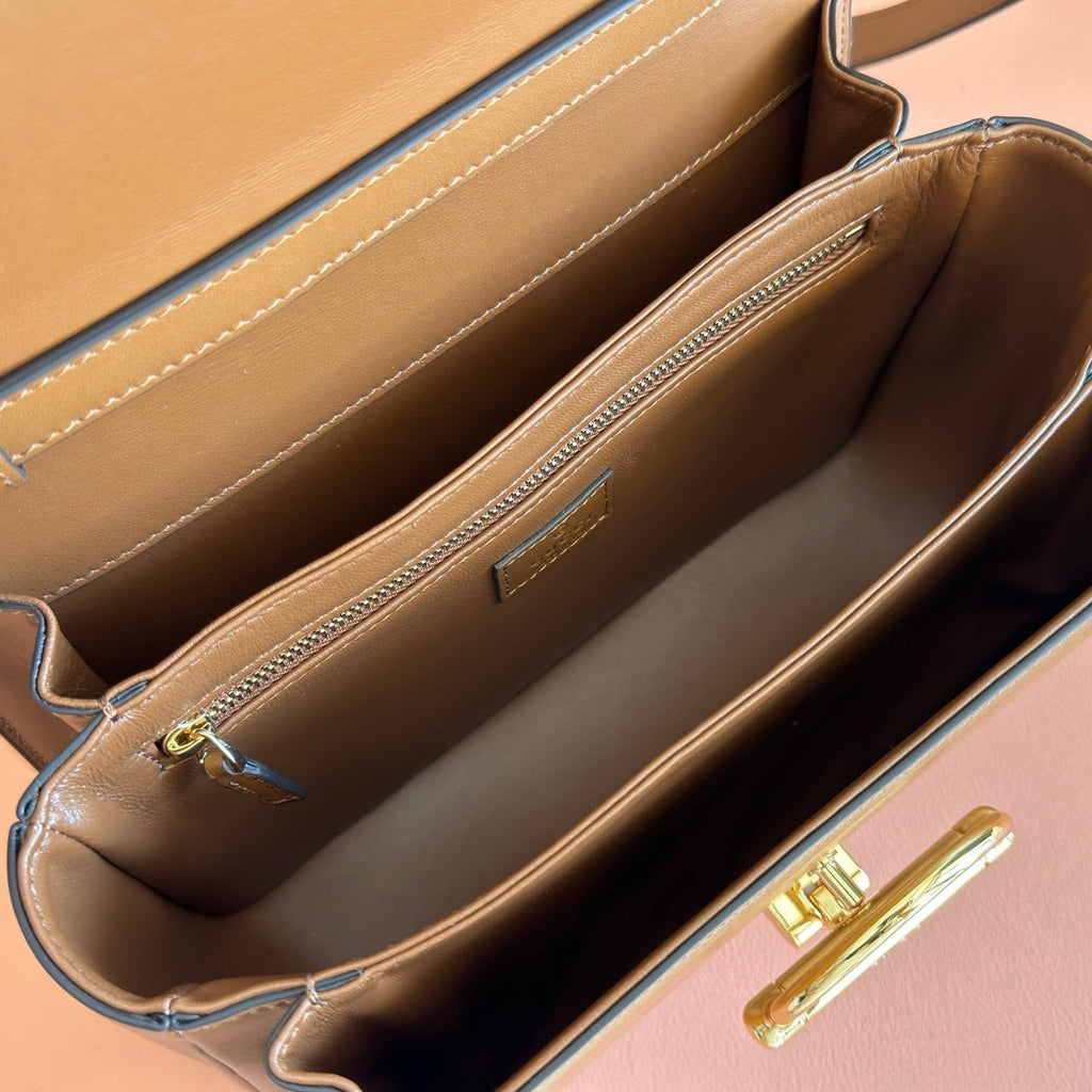 GUCCI 26S SIENA TOP HANDLE BAG 25 IN BROWN CALFSKIN