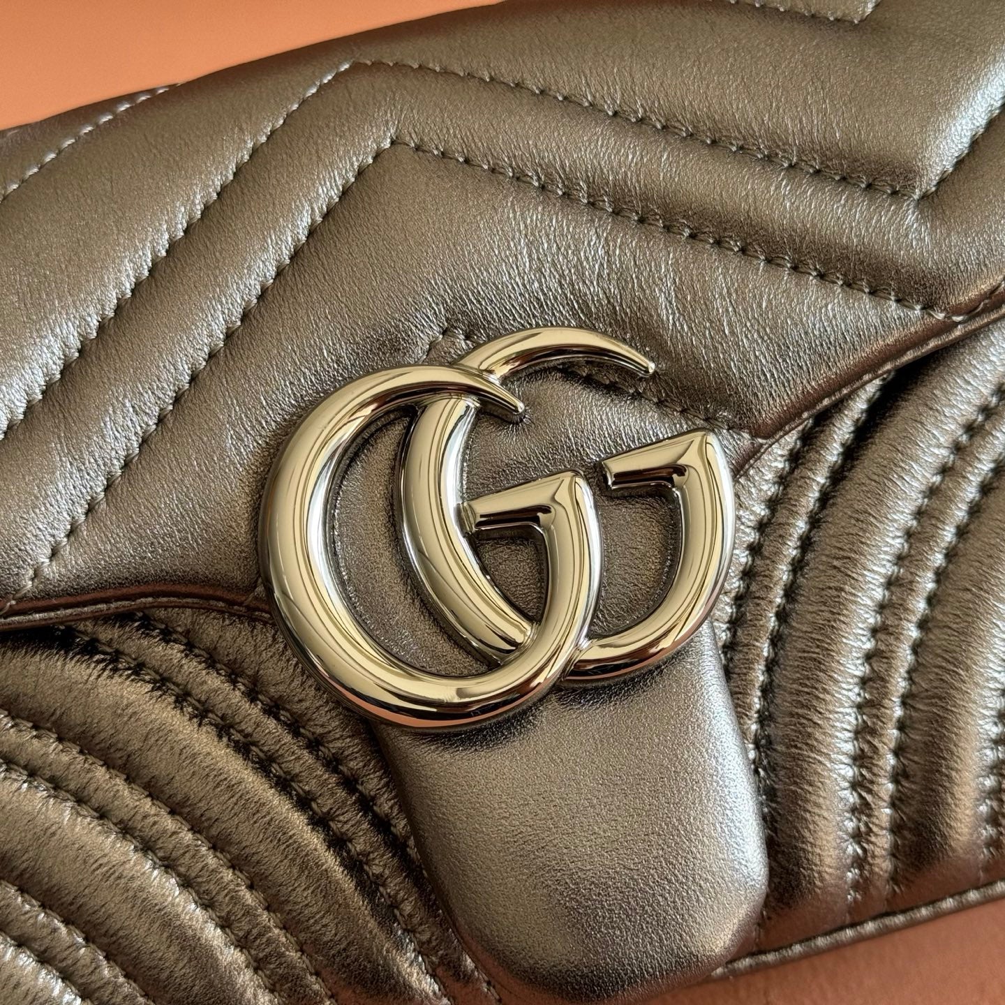 GUCCI 26S  MARMONT BAG 22 IN WARM GRAY BROWN LAMBSKIN