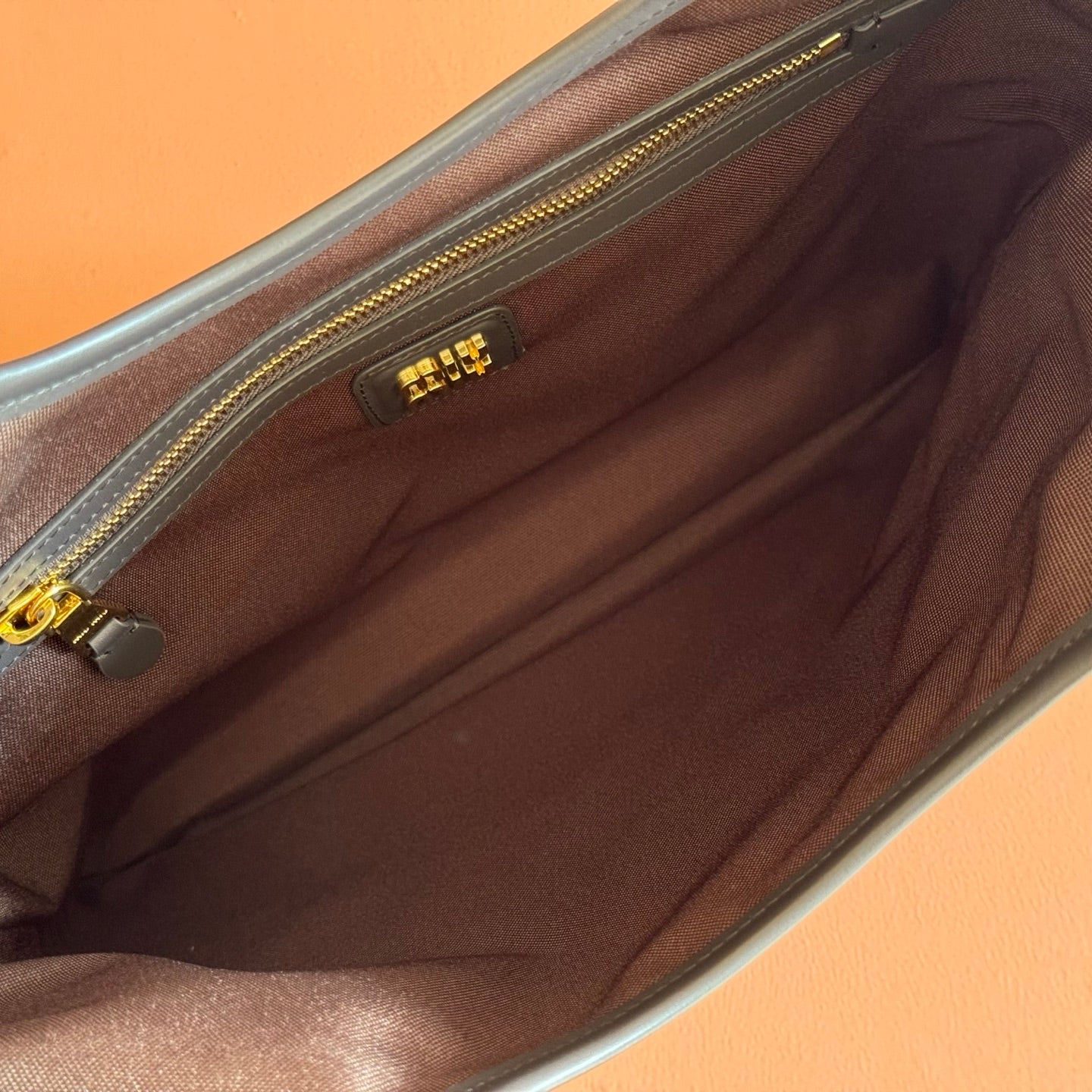 MIUMIU 26S IVY 40 TOTE IN IN CHOCOLATE BROWN CANVAS AND BLACK CALFSKIN