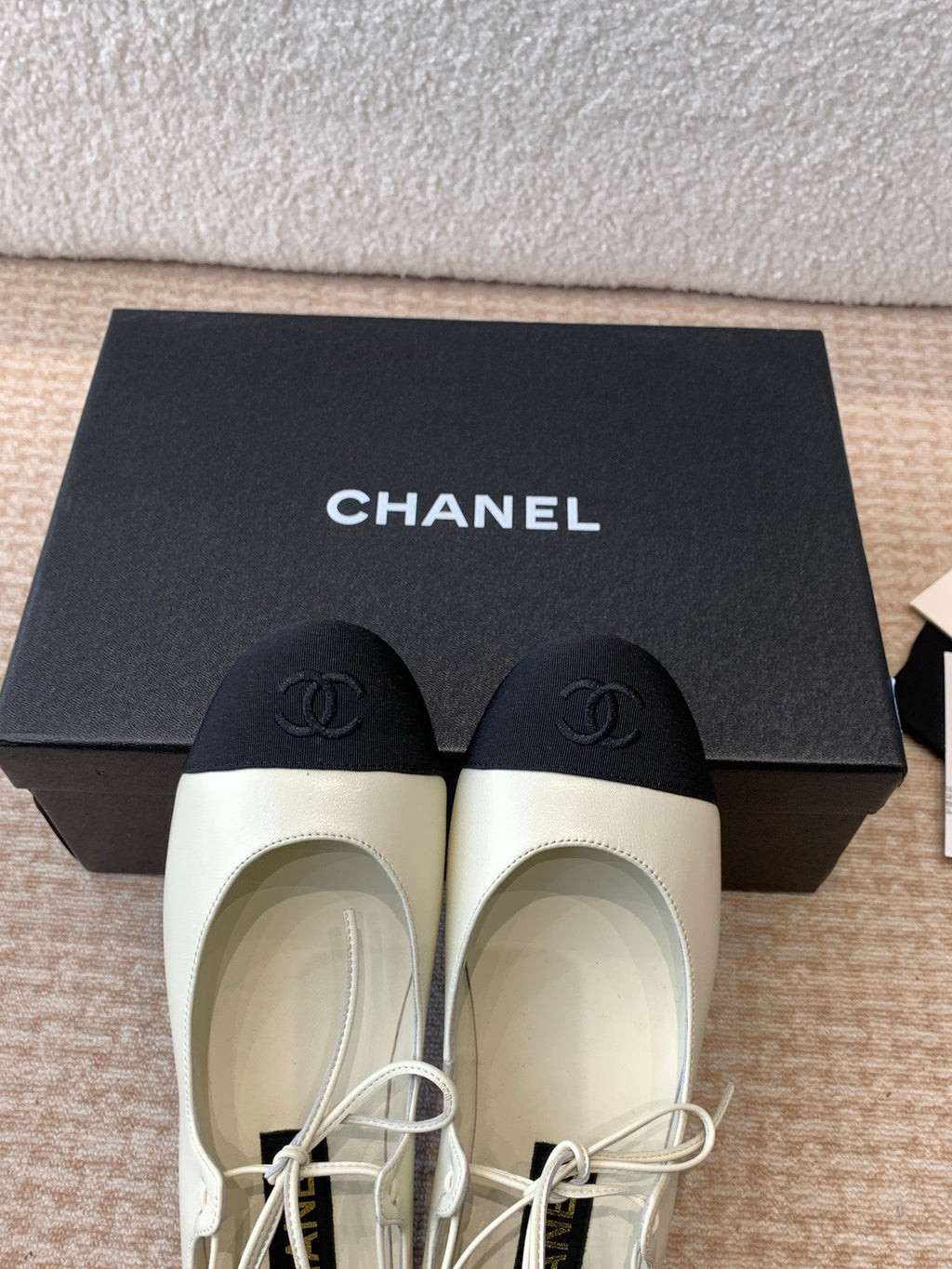 CHANEL MARY JANE BALLERINA IN WHITE LAMBSKIN
