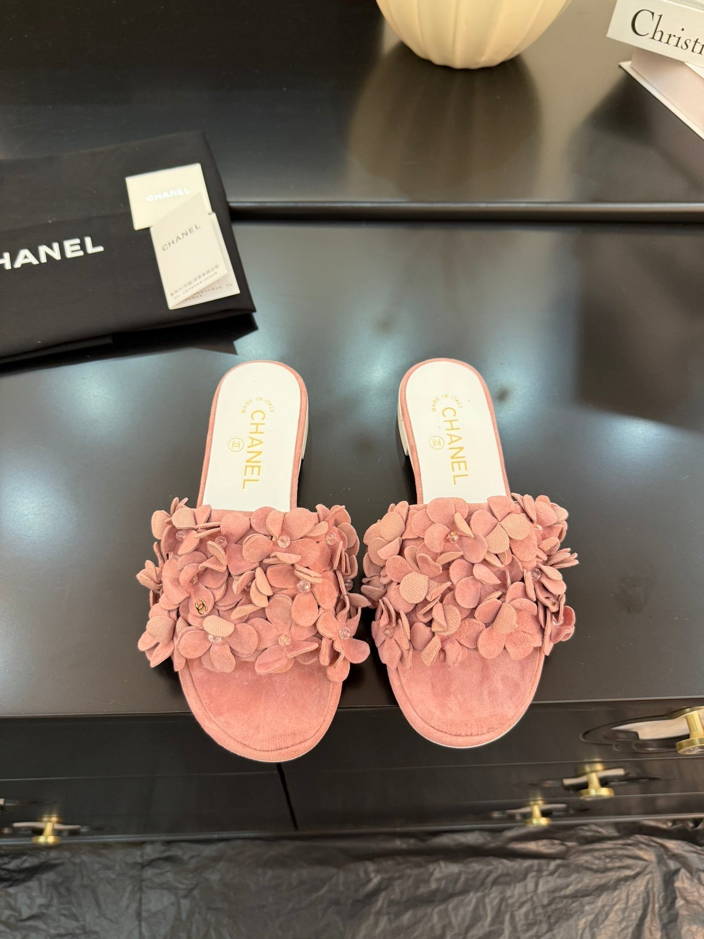 CHANEL FLAT MULE 15 MM IN PEACH PINK SUEDE