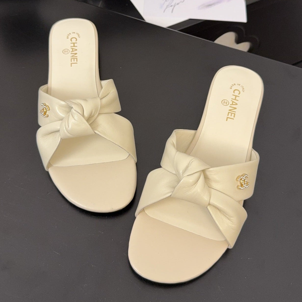 CHANEL LACE MULE 2 CM IN WHITE CREAM LAMBSKIN