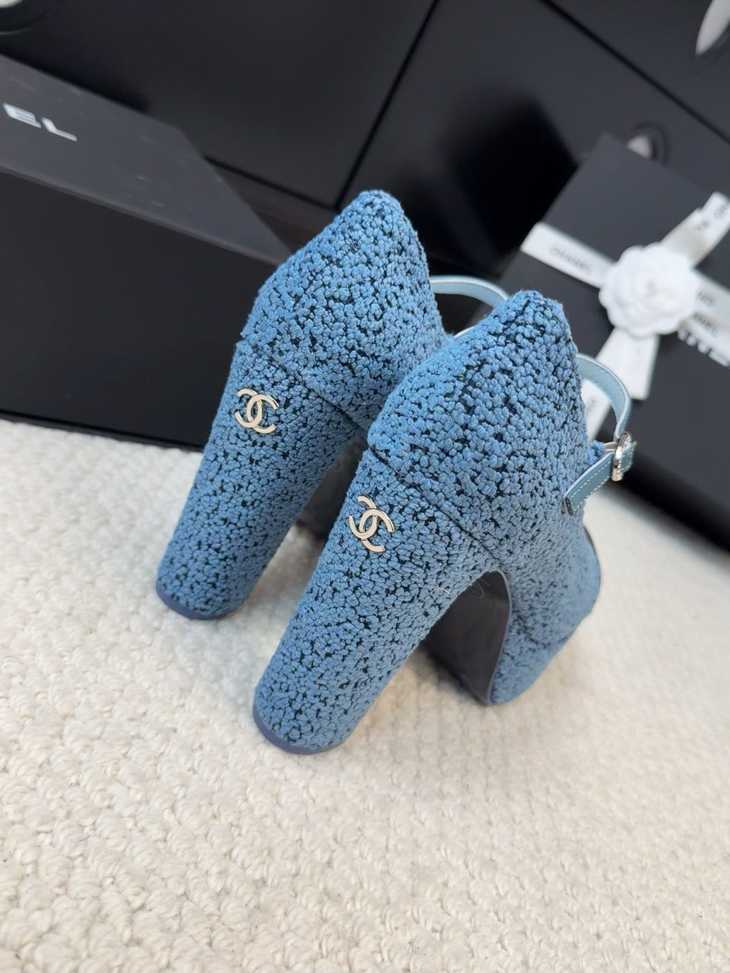 CHANEL FLATFORM SANDAL IN AEGEAN BLUE TWEED AND BLACK FABRIC