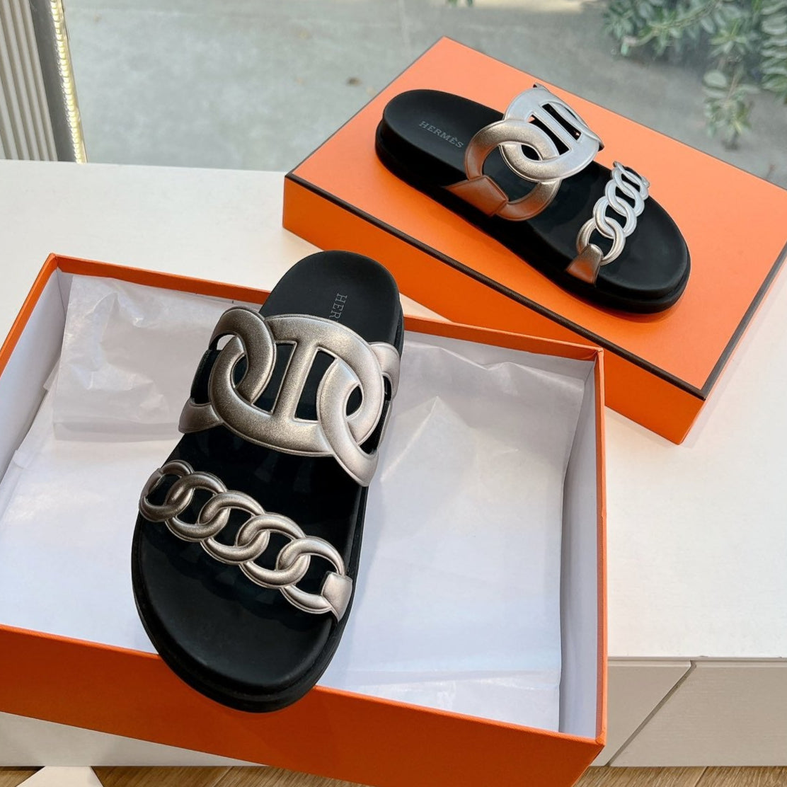 HERMES EXTRA SANDAL IN SILVER CALFSKIN
